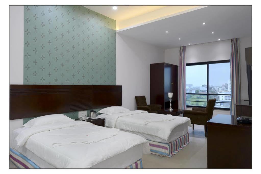 Oyo 710 Hotel Kshitij Pune Zewnętrze zdjęcie